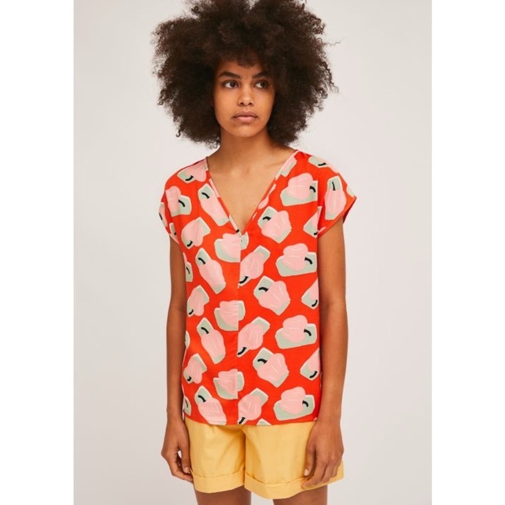 Campania Fantastica Apple Of My Eye V-Neck Top Sz XS - Picture 1 of 7